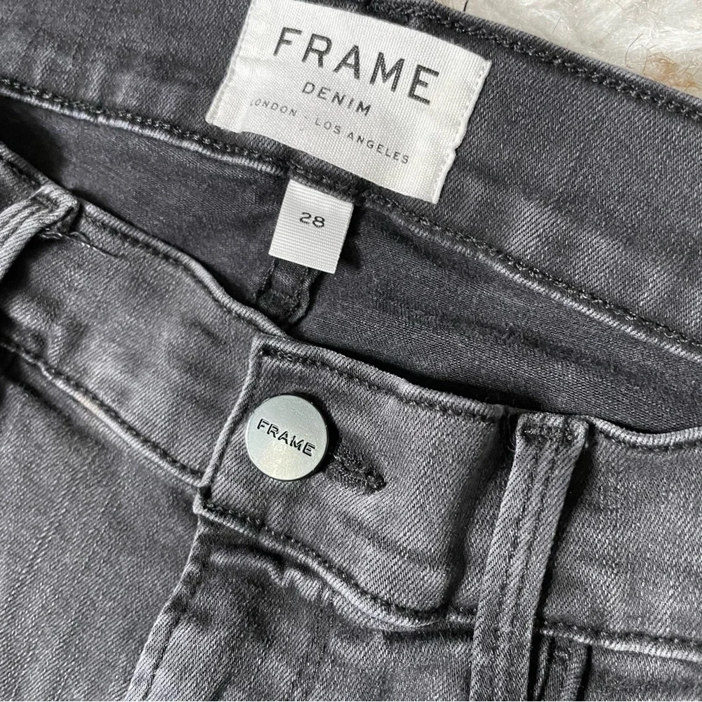 Frame Le Skinny de-Jeanne double triangle raw hem crop - Picture 8 of 11